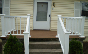 finished vinyl railing (front view)